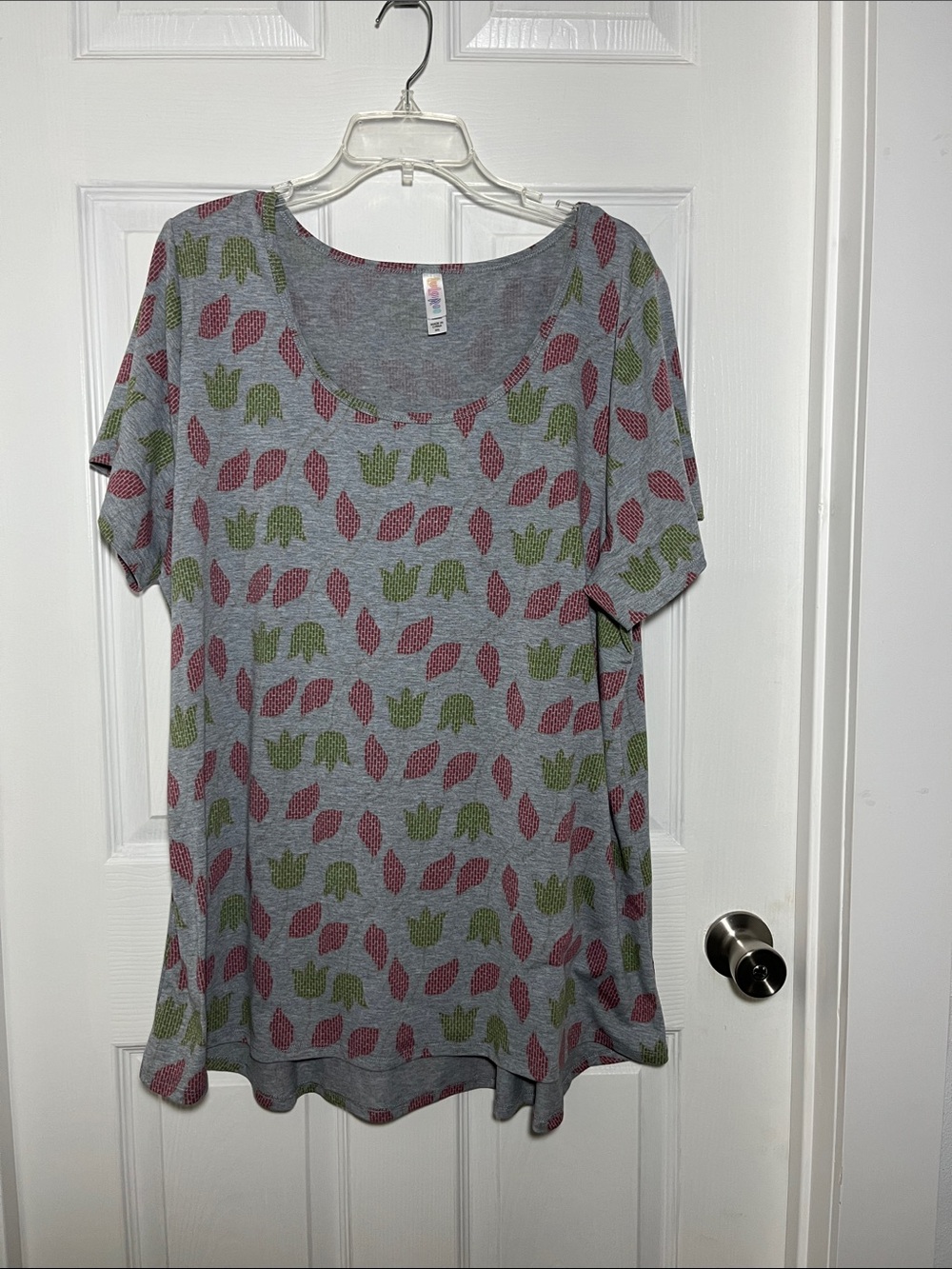 LuLaRoe Gray Scoop Neck Tunic with Green and Brick Red Leaf Print